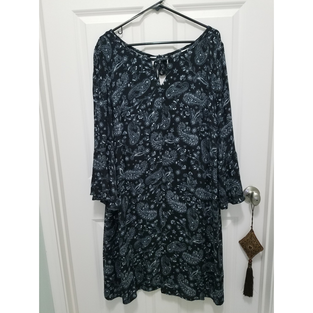 Terra & Sky NWOT Black Paisley Prints Long Bell Ruffled Sleeves Tunic Sz OX